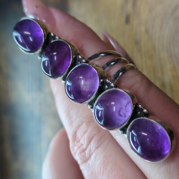 Elegant Purple Stone Silver Ring - Picture 8 of 10